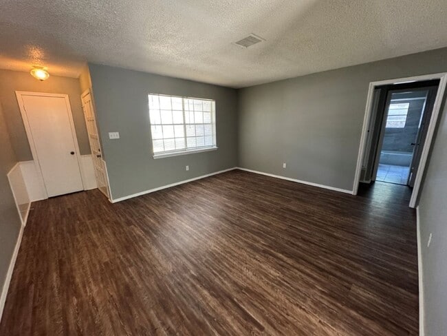 1706 Sheffield Cir in Norman, OK - Foto de edificio - Building Photo