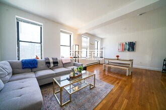 772 Columbus Ave, Unit 4 in Boston, MA - Foto de edificio - Building Photo