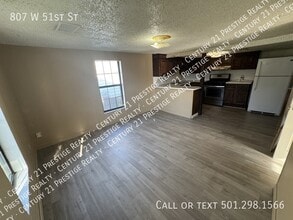 807 W 51st St in North Little Rock, AR - Building Photo - Building Photo