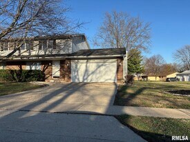 3326 Jennings Dr in Springfield, IL - Building Photo