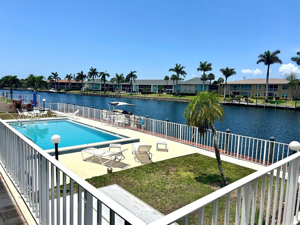 4534 SE 5th Pl in Cape Coral, FL - Building Photo