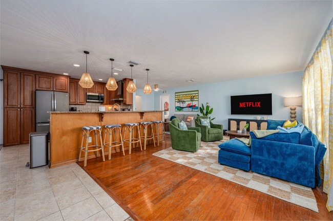 11176 110th Way N in Largo, FL - Foto de edificio - Building Photo