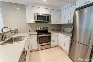 325 Clipper St in San Francisco, CA - Building Photo