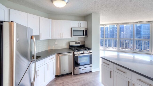 620 N State St, Unit 3603 in Chicago, IL - Foto de edificio - Building Photo