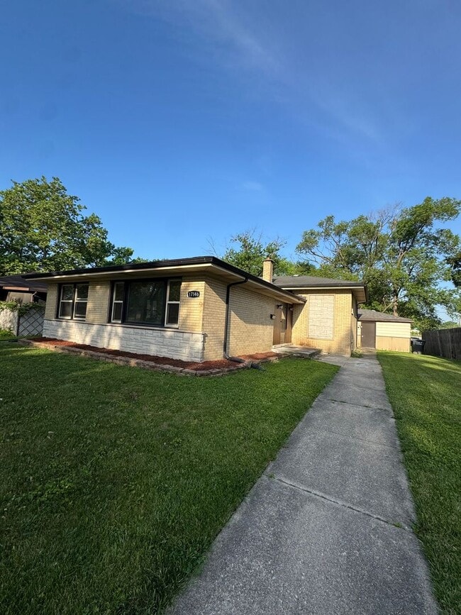 17146 Grant St in Lansing, IL - Building Photo - Building Photo
