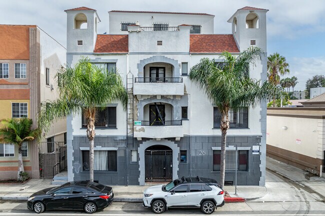 26 Alamitos Ave. in Long Beach, CA - Foto de edificio - Building Photo