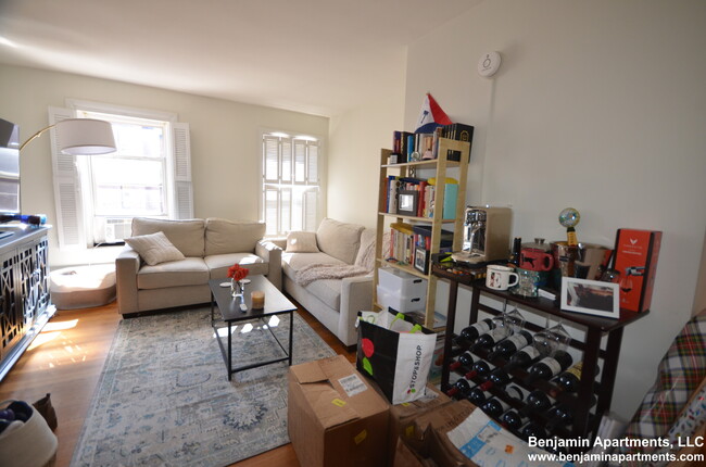 519 Beacon St, Unit 1 in Boston, MA - Building Photo - Building Photo