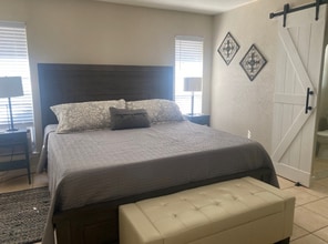 2611 Woodline St in San Antonio, TX - Foto de edificio - Building Photo