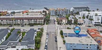 Topaz Apartments in Redondo Beach, CA - Building Photo - Building Photo