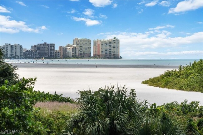 260 Seaview Ct in Marco Island, FL - Building Photo - Building Photo