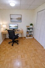 114 Spy Pond Pkwy, Unit B in Arlington, MA - Foto de edificio - Building Photo