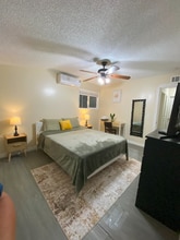 11999 S Della Ln, Unit Main in Garden Grove, CA - Building Photo - Building Photo