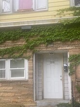 1938 W Rogers St in Milwaukee, WI - Building Photo - Building Photo