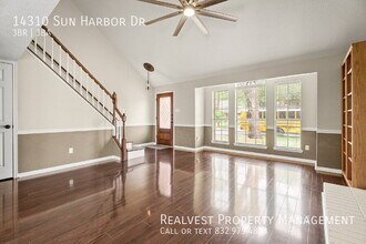 14310 Sun Harbor Dr in Houston, TX - Building Photo - Building Photo