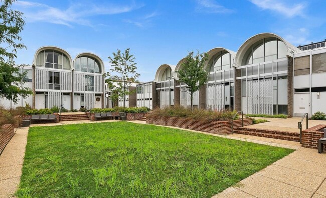 396 N St SW in Washington, DC - Building Photo - Building Photo