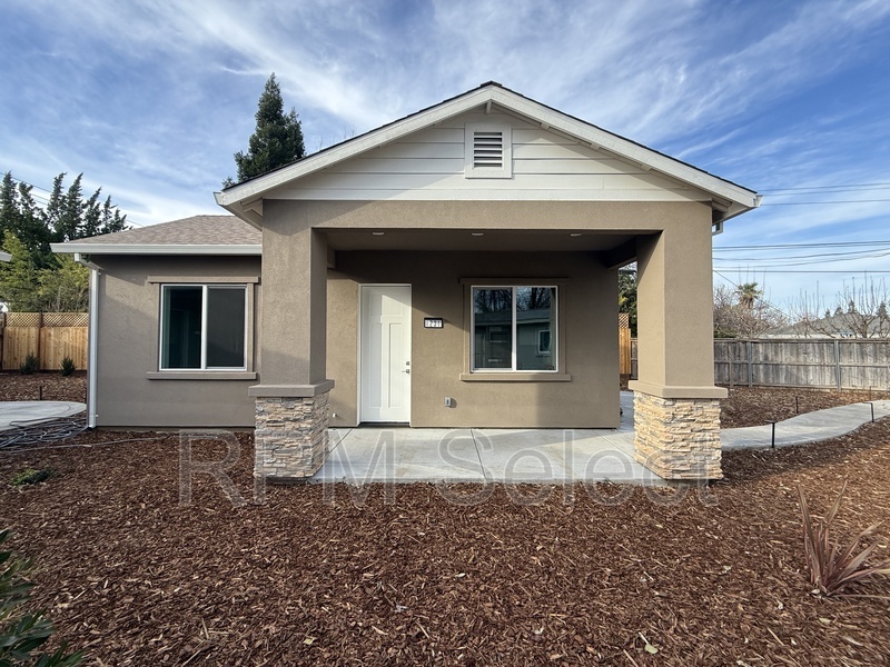 1231 Hooton Ct in Carmichael, CA - Building Photo