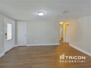 1017 Jadewood Ave in Clearwater, FL - Building Photo - Building Photo