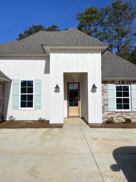 222 Oak Alley Dr in Ruston, LA - Building Photo