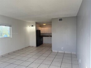 715 NE 2nd Ave in Fort Lauderdale, FL - Building Photo - Building Photo