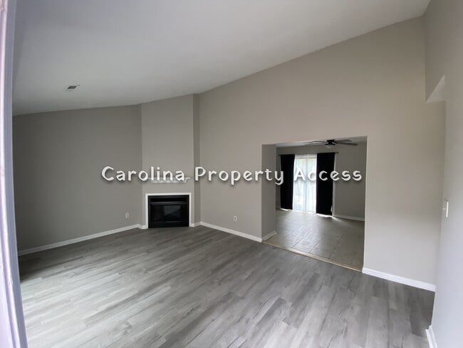 6705 Magnolia Ct in Raleigh, NC - Foto de edificio - Building Photo
