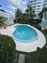 10281 E Bay Harbor Dr in Bay Harbor Islands, FL - Building Photo - Building Photo