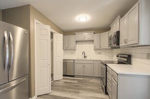 6905 E 112th St in Kansas City, MO - Building Photo