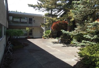 Rogene Apartments in Seattle, WA - Building Photo - Building Photo