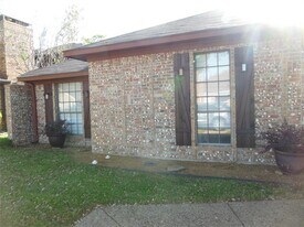 813 Woodway Ln in Richardson, TX - Building Photo
