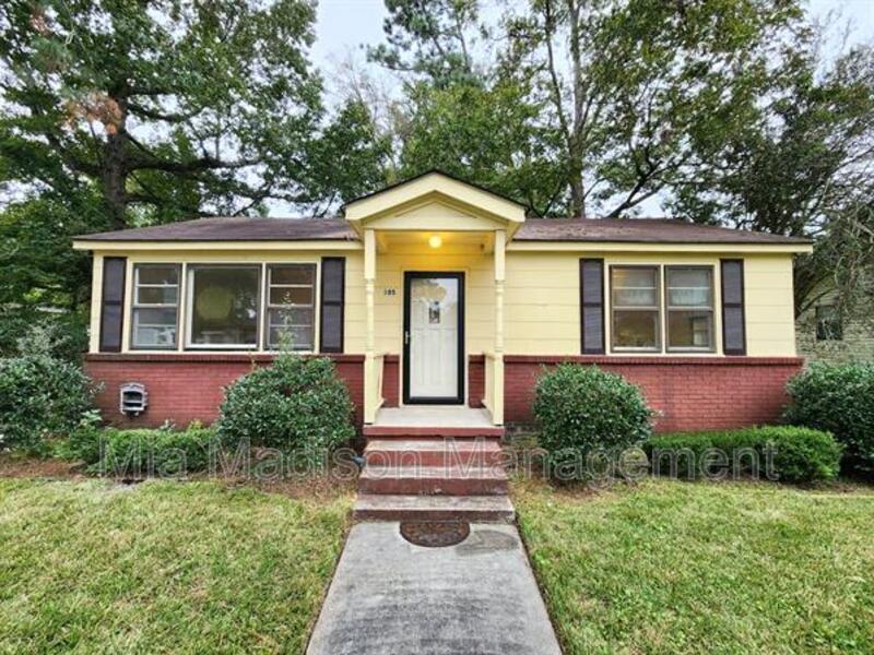 105 Evora St in Savannah, GA - Building Photo