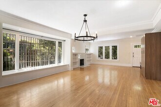 720 N Ogden Dr in Los Angeles, CA - Building Photo - Building Photo