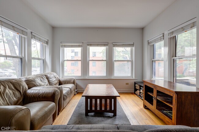 863 W Carmen Ave in Chicago, IL - Building Photo - Building Photo