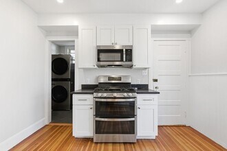 113 Minot St, Unit 2 in Boston, MA - Building Photo - Building Photo