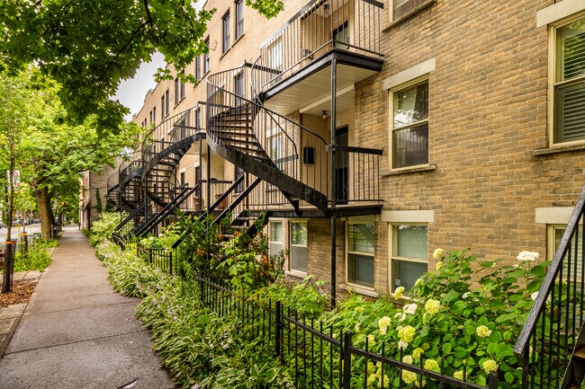 4206 De Mentana Rue in Montréal, QC - Building Photo - Building Photo