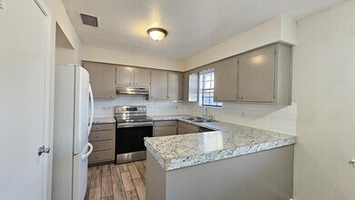 2042 Magill St in Odessa, TX - Building Photo - Building Photo