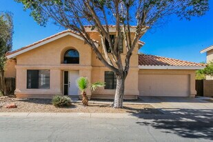 1338 N Brittany Ln in Gilbert, AZ - Building Photo