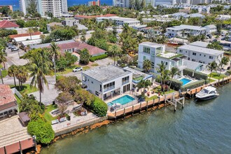 1717 N Riverside Dr in Pompano Beach, FL - Building Photo - Building Photo