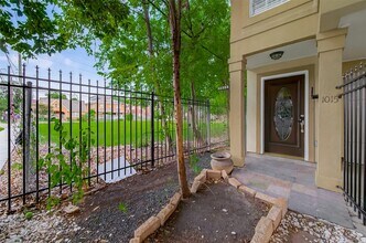 1015 Stanford St in Houston, TX - Building Photo - Building Photo