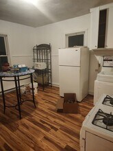 49 Everett St, Unit 2 in Boston, MA - Foto de edificio - Building Photo