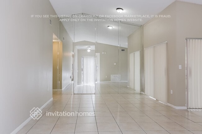 5090 NW 56th St in Coconut Creek, FL - Foto de edificio - Building Photo