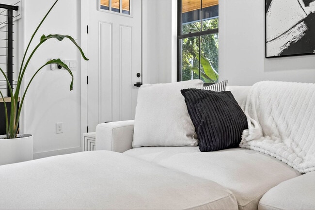 property at 1200 E Jean St