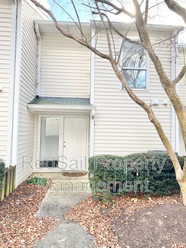 property at 3823 Staffordshire Ln