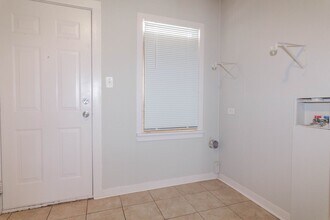 2426 26th St in Lubbock, TX - Building Photo - Building Photo