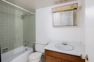 Fort King Manor in Ocala, FL - Foto de edificio - Interior Photo