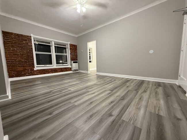 property at 1725 N Edgemont St