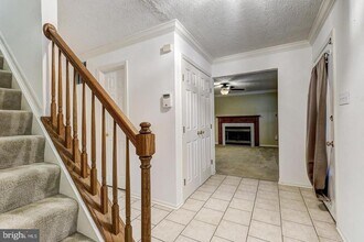 6263 Woodcrest Dr in Ellicott City, MD - Building Photo - Building Photo