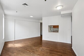 236 Newark Ave in Jersey City, NJ - Building Photo - Building Photo
