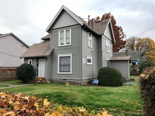 property at 805-807 SW 5th St