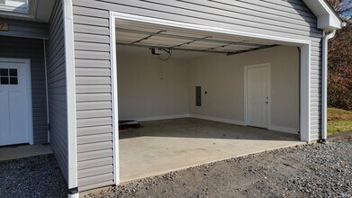 117 Paislee Pk Ct in Fairview, NC - Building Photo - Building Photo