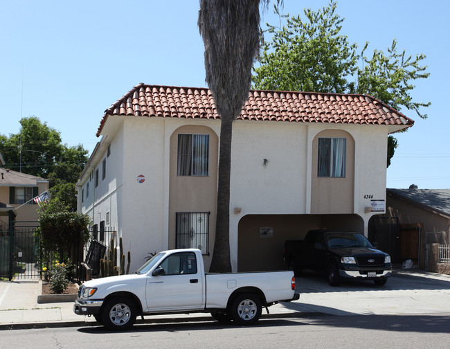 Van Dyke Apartments in San Diego, CA - Building Photo - Building Photo