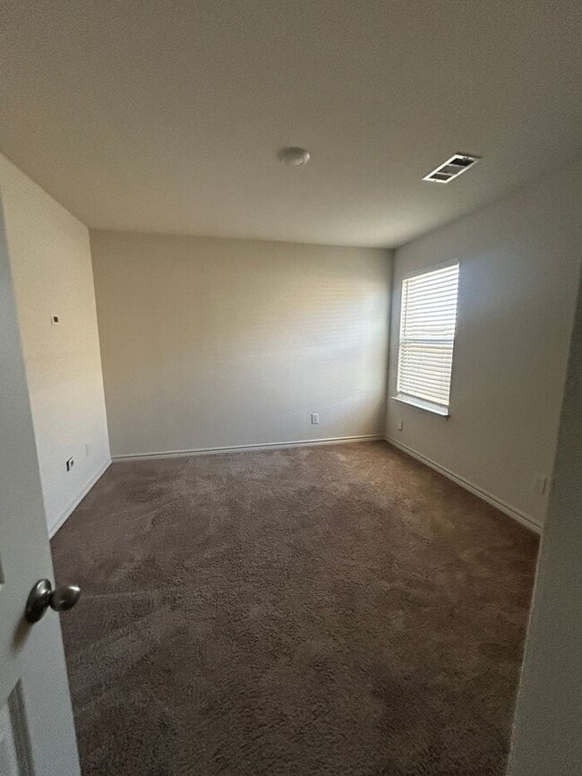 19020 Quiet Range Dr in Elgin, TX - Building Photo - Building Photo